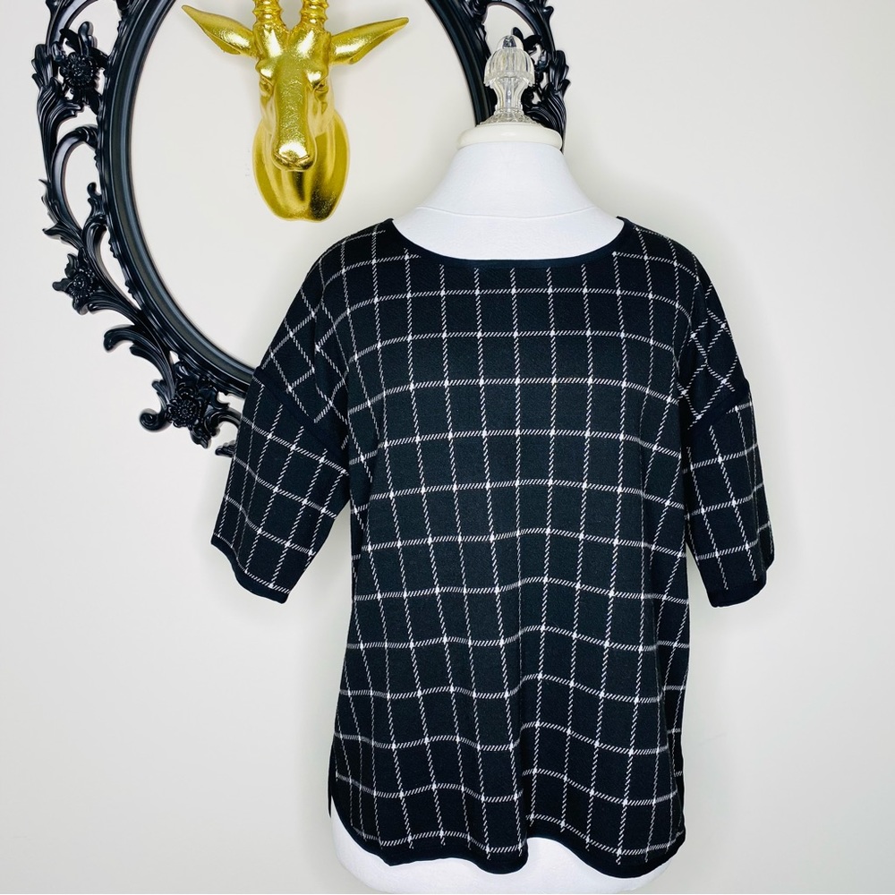 Sanctuary Black Short Sleeve Top with a White Square Print
